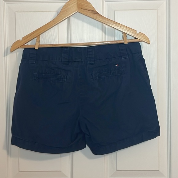 2010s Low Rise Tommy Hilfiger Navy Blue Shorts, 2 - Picture 3 of 7